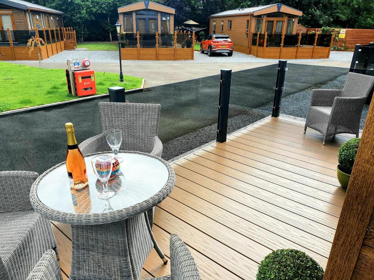Grand Eagles Luxury Lodge, Auchterarder Perth Exterior photo