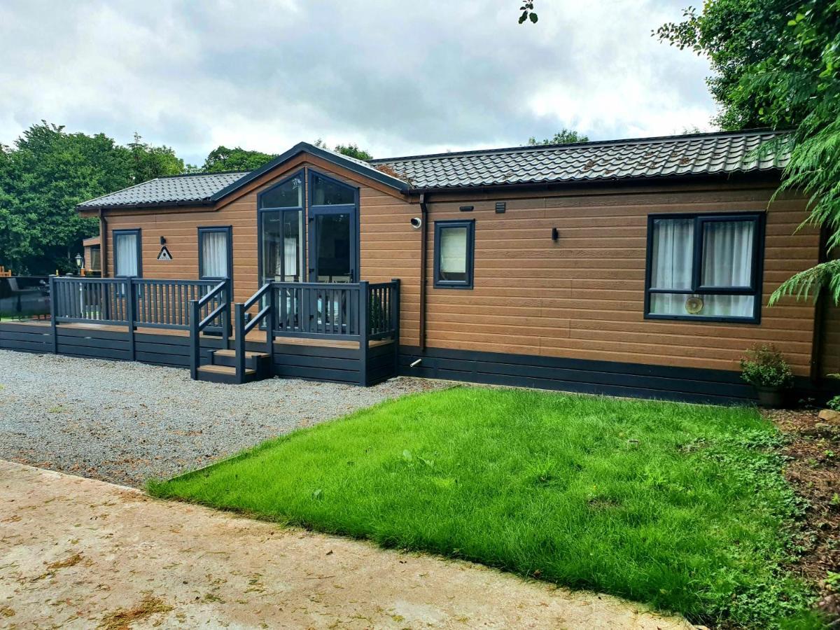 Grand Eagles Luxury Lodge, Auchterarder Perth Exterior photo